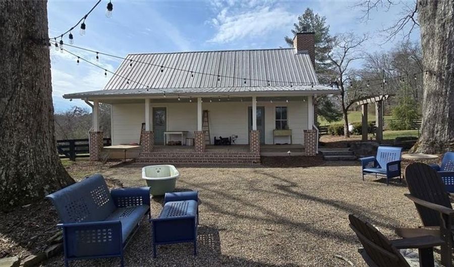 812 Bessie Ln, Ball Ground, GA 30107 - 2 Beds, 3 Bath