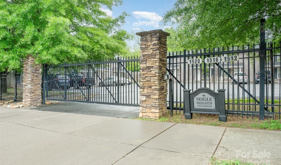 1512 Seigle Ave 2, Charlotte, NC 28205 - 2 Beds, 1 Bath