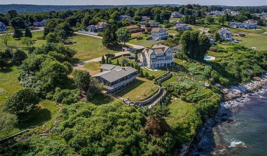 727 Boston Neck Rd, Narragansett, RI 02882 - 5 Beds, 6 Bath