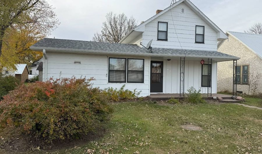 406 S Williams St, Atkinson, NE 68713 - 4 Beds, 2 Bath