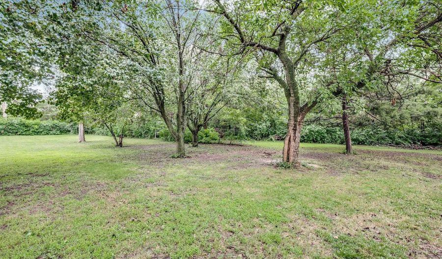 5401 E 40th St N, Bel Aire, KS 67220 - 3 Beds, 2 Bath