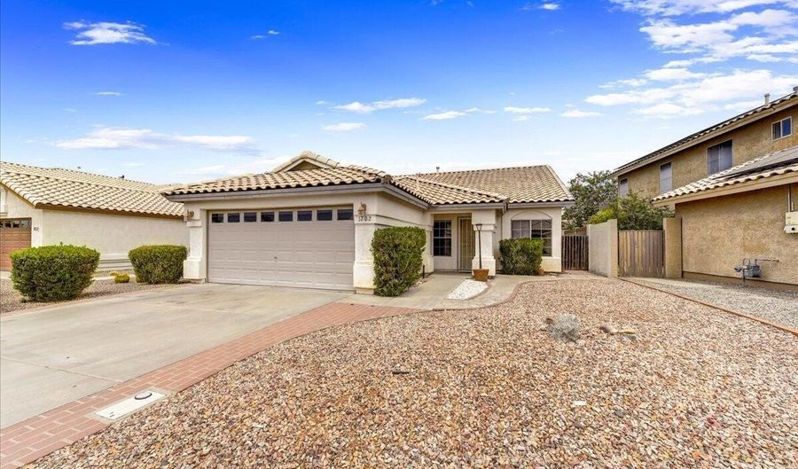 1202 E BUTLER Dr, Chandler, AZ 85225 - 3 Beds, 2 Bath