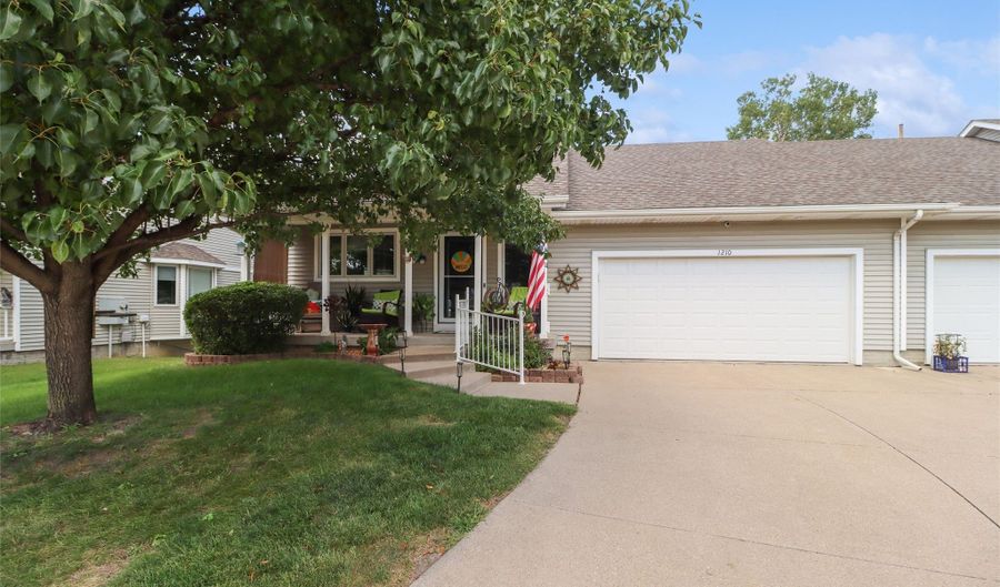 1210 SE Mallard Creek Dr, Ankeny, IA 50021 - 3 Beds, 4 Bath