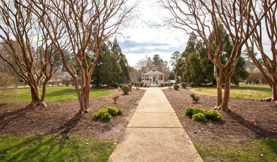 704 Chancellors Ridge Dr, Durham, NC 27713 5 Beds, 4 Baths, Single