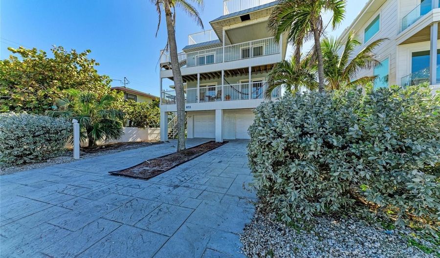 872 N SHORE Dr, Anna Maria, FL 34216 - 4 Beds, 2 Bath