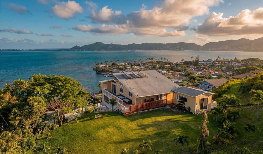45-55 Lilipuna Rd B, Kaneohe, HI 96744 - 6 Beds, 4 Bath