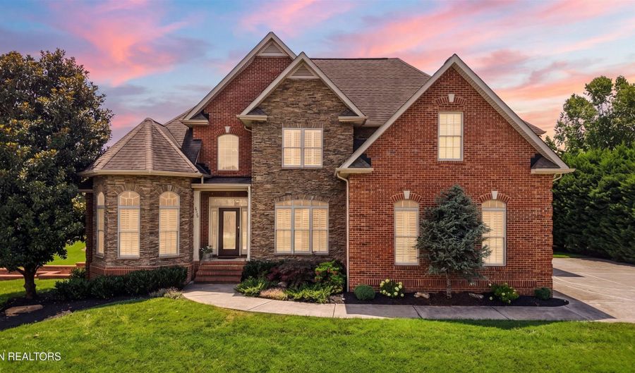 1729 Ansley Dr, Alcoa, TN 37701 - 5 Beds, 4 Bath