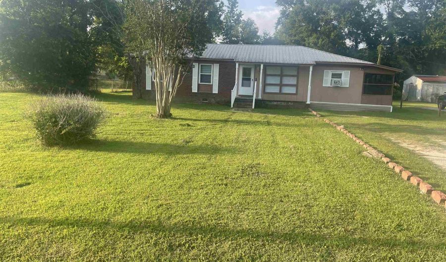 704 W Alder St, Andrews, SC 29510 - 3 Beds, 1 Bath