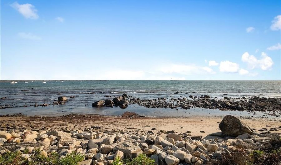 882 Point Judith Rd, Narragansett, RI 02882 - 4 Beds, 2 Bath