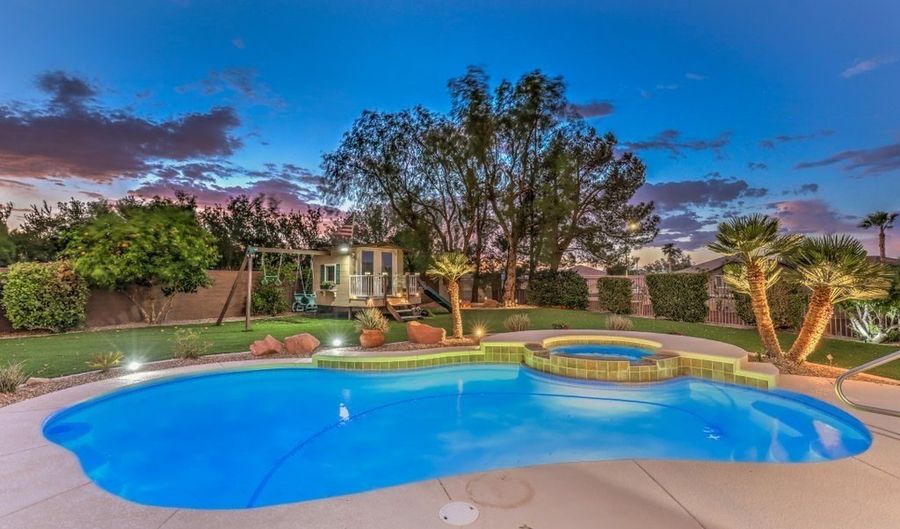 71 Fountainhead Cir, Henderson, NV 89052 - 2 Beds, 2 Bath