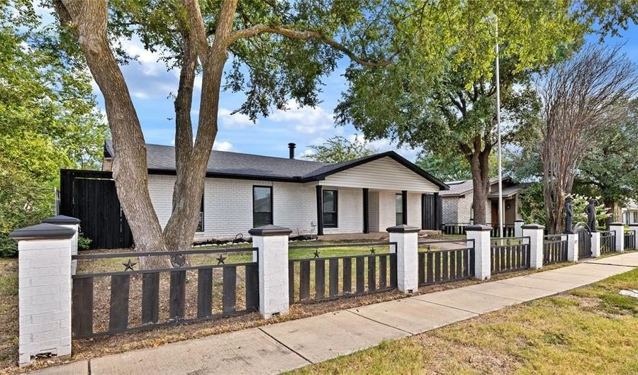 5057 Roberts Dr, The Colony, TX 75056 - 4 Beds, 2 Bath
