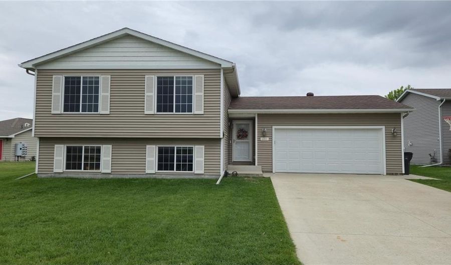 601 25th Ave NW, Austin, MN 55912 - 4 Beds, 2 Bath