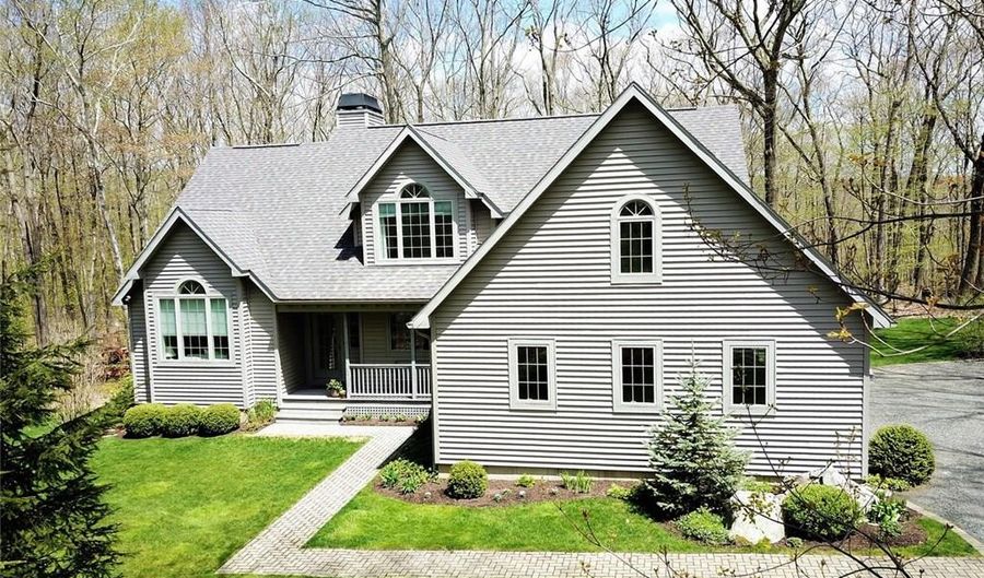 82 Red Horse Hl, Sharon, CT 06069 - 4 Beds, 3 Bath