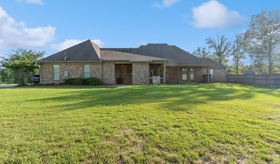 720 Clover Ridge Way, Brandon, MS 39047 - 3 Beds, 5 Bath