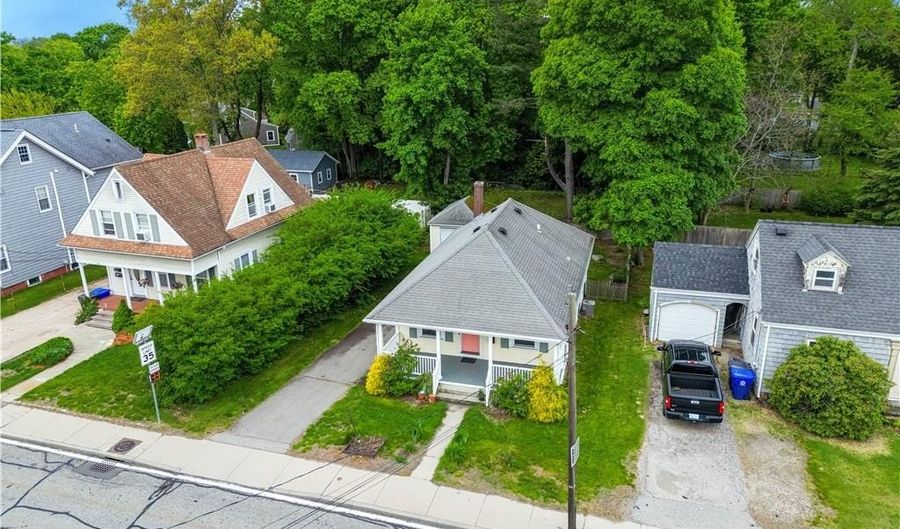 1335 Pawtucket Ave, East Providence, RI 02916 - 2 Beds, 1 Bath