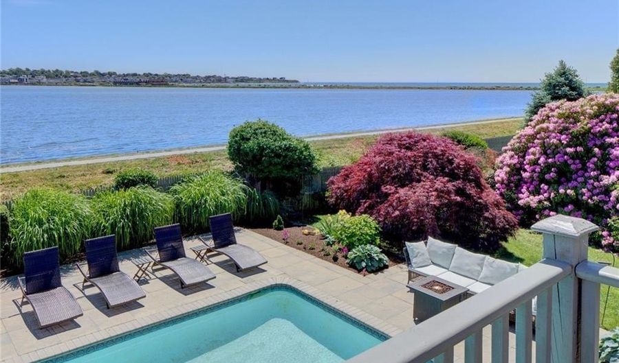 172 Eustis Ave, Newport, RI 02840 - 6 Beds, 4 Bath