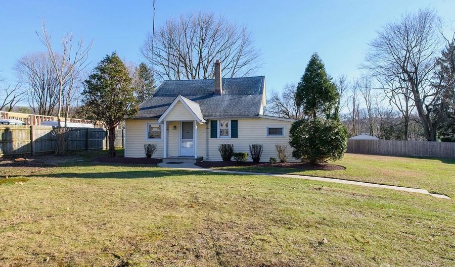 2 Woodbrook Dr, Aberdeen, NJ 07747 - 2 Beds, 1 Bath