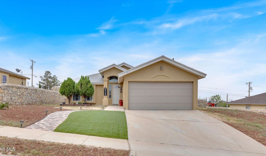 1613 Poplar St, Anthony, TX 79821 - 3 Beds, 2 Bath