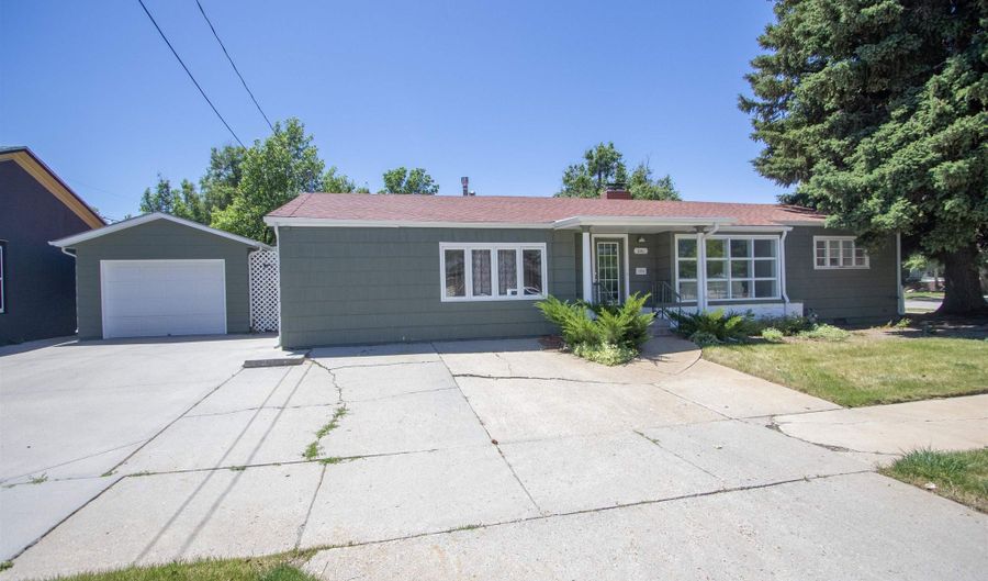 241 W 11th St, Casper, WY 82601 - 3 Beds, 2 Bath
