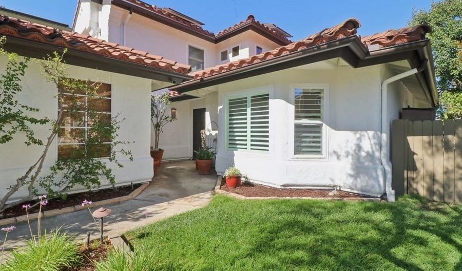 2933 Via Emerado, Carlsbad, CA 92009 - 4 Beds, 3 Bath