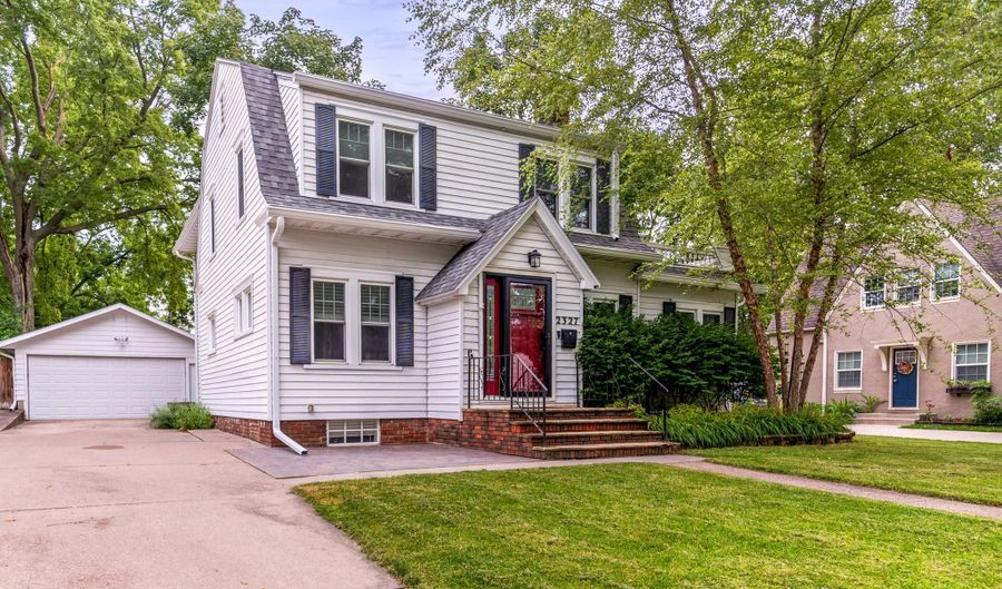 2327 Donald St, Ames, IA 50014 - 5 Beds, 4 Bath