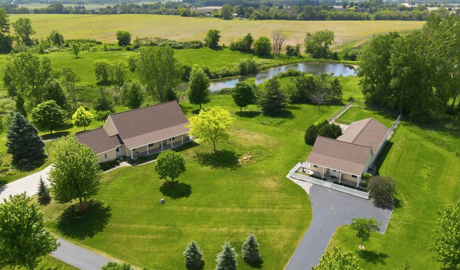 W3549 CENTER VALLEY Road, Appleton, WI 54913 - 3 Beds, 3 Bath