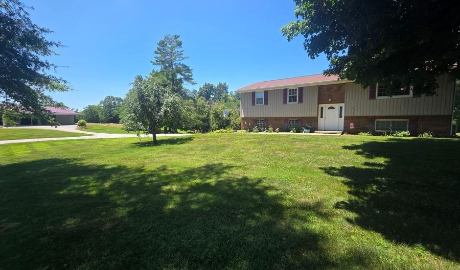 6816 Salem Ridge Rd, Aurora, IN 47001 - 3 Beds, 2 Bath