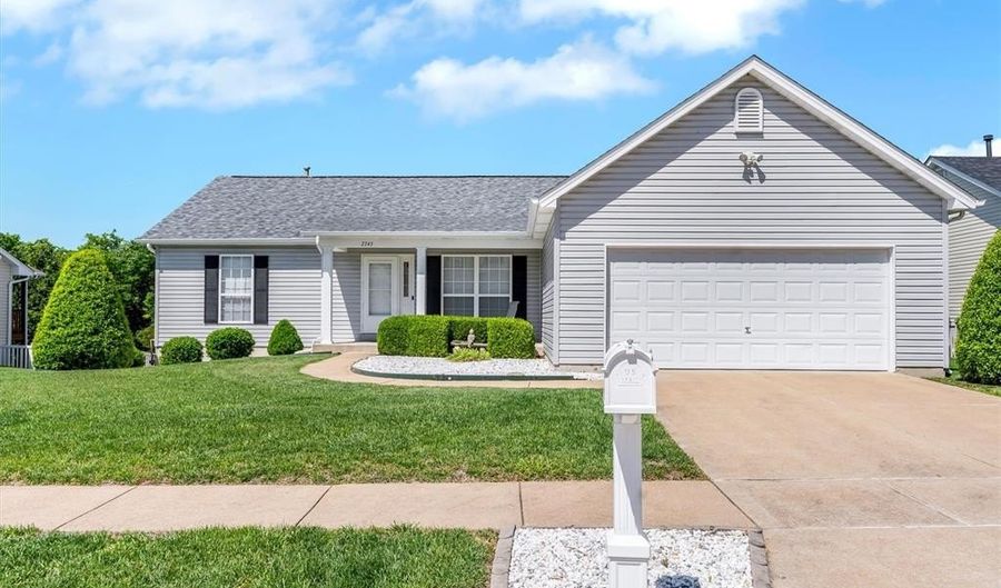 2743 Pomme Meadows Dr, Arnold, MO 63010 - 3 Beds, 3 Bath