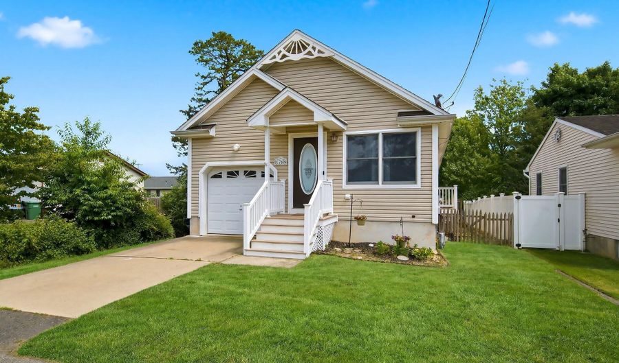 1349 Longboat Ave, Beachwood, NJ 08722 - 3 Beds, 2 Bath