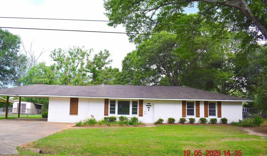 10579 STEPHENSON Dr, Bastrop, LA 71220 - 3 Beds, 2 Bath