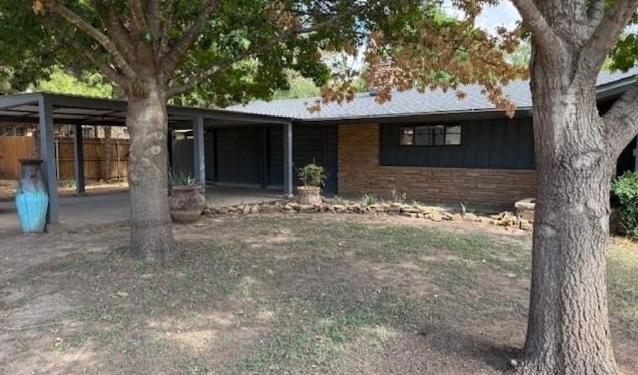 2073 Highland Ave, Abilene, TX 79605 - 2 Beds, 2 Bath