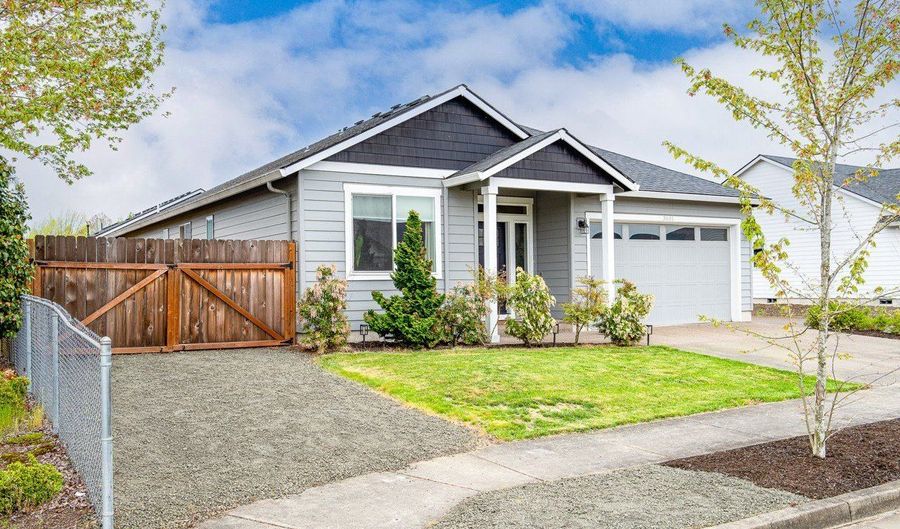 3601 CHICAGO St, Albany, OR 97322 - 3 Beds, 2 Bath
