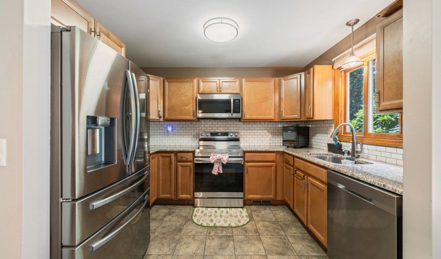 410 Emmett St 93, Bristol, CT 06010 - 2 Beds, 2 Bath