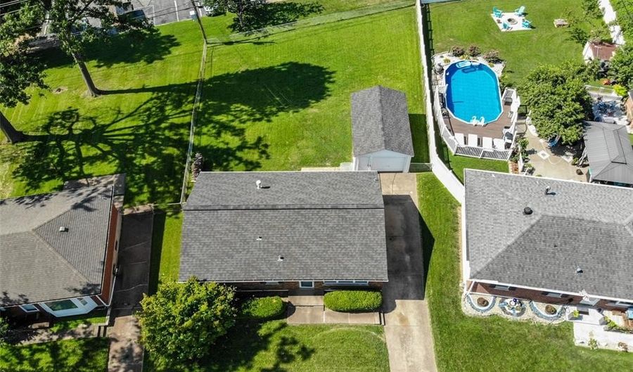8932 Ione Ln, Affton, MO 63123 - 3 Beds, 2 Bath