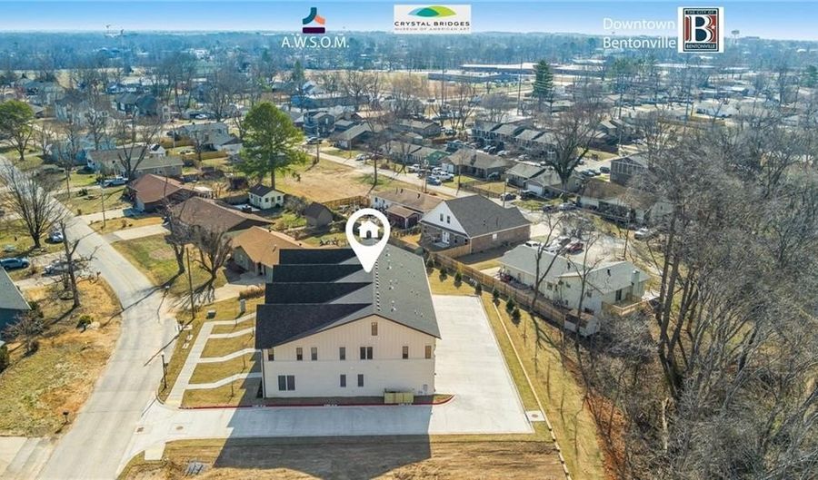 825 NW 14th St, Bentonville, AR 72712 - 3 Beds, 3 Bath