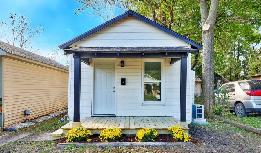 431 E Broadway Ave, Augusta, KS 67010 - 1 Beds, 1 Bath