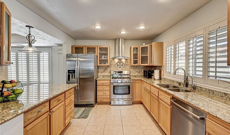 33 Reyburn Dr, Henderson, NV 89074 - 3 Beds, 3 Bath