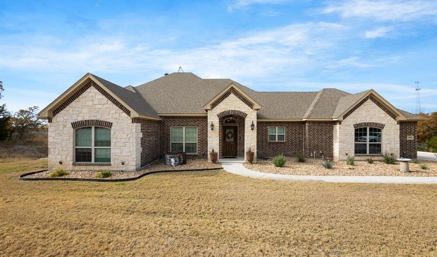 1552 County Road 2395, Alvord, TX 76225 - 3 Beds, 2 Bath