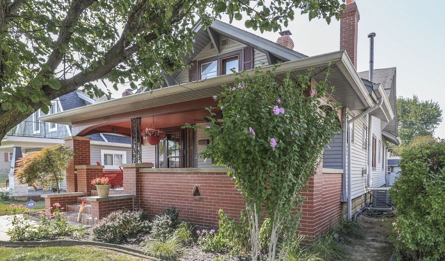 1005 Main St, Beech Grove, IN 46107 - 4 Beds, 2 Bath