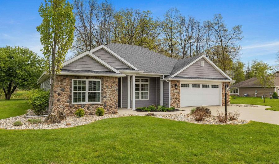 3330 Kellygreen Ct, Angola, IN 46703 - 3 Beds, 2 Bath