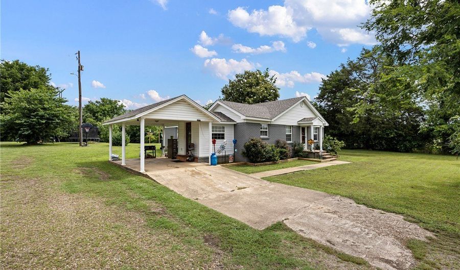 8963 Us Highway 64, Atkins, AR 72823 - 3 Beds, 2 Bath