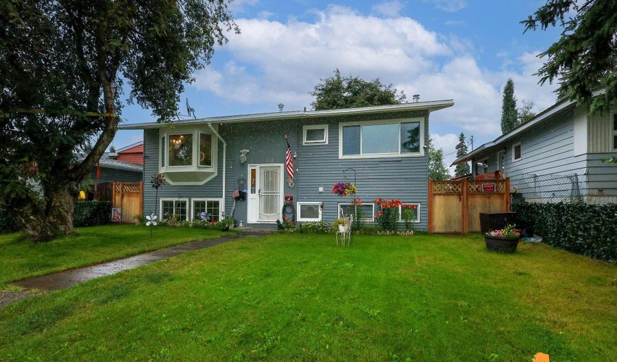 832 N Park St, Anchorage, AK 99508 - 3 Beds, 2 Bath