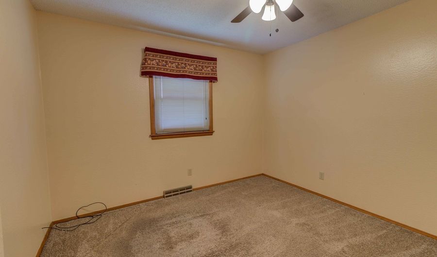 606 Dogwood Dr, Arcola, IL 61910 - 3 Beds, 3 Bath