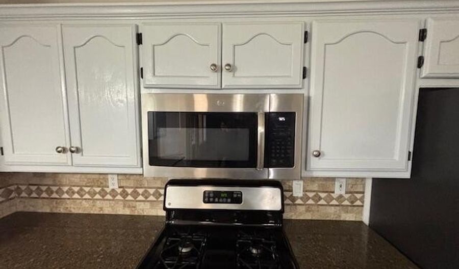 7608 Lakewood Ave NW, Albuquerque, NM 87120 - 3 Beds, 3 Bath