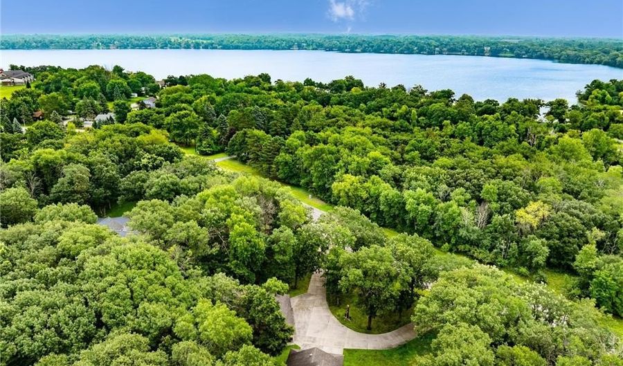 112 Birch Ave, Alexandria, MN 56308 - 5 Beds, 3 Bath