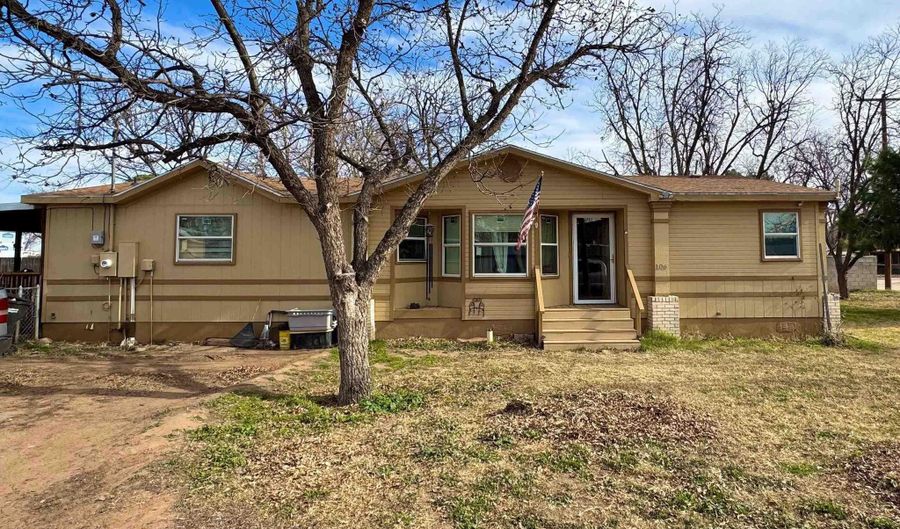 106 S La Huerta Cir, Carlsbad, NM 88220 - 3 Beds, 2 Bath