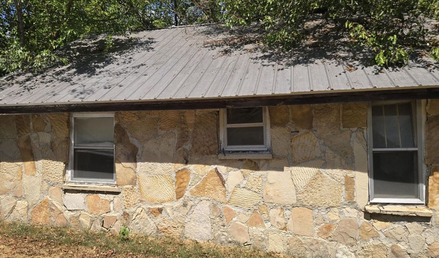 302 S Ritter St, Ava, MO 65608 - 2 Beds, 1 Bath