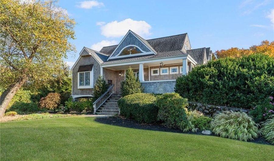 27 W Willow Ln, Charlestown, RI 02813 - 3 Beds, 2 Bath