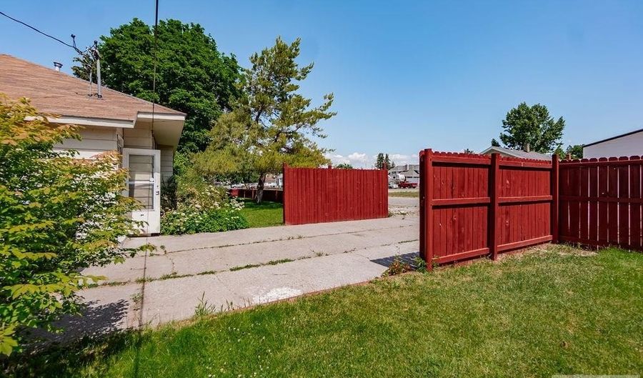 308 S Stout Ave, Blackfoot, ID 83221 - 3 Beds, 1 Bath