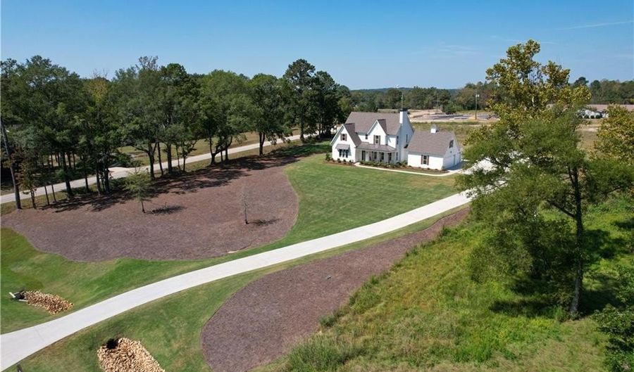 4004 BLACKBERRY Ln, Auburn, AL 36830 - 5 Beds, 4 Bath